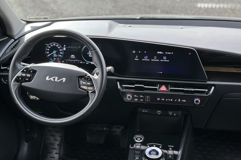 Продам Kia Niro 2023 года в Луцке