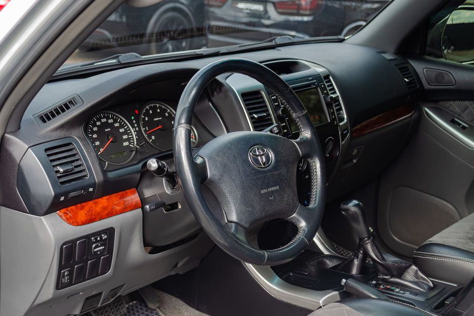 Продам Toyota Land Cruiser Prado 2,7L GX 2006 года в Киеве