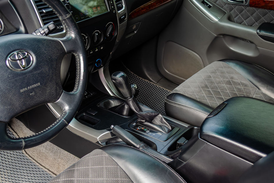 Продам Toyota Land Cruiser Prado 2,7L GX 2006 года в Киеве