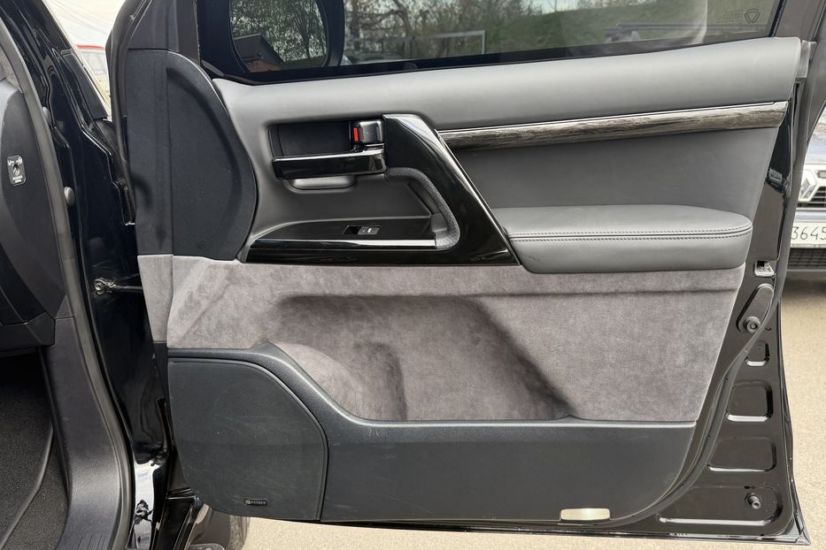 Продам Toyota Land Cruiser 200 Guard B6+ 2012 года в Киеве