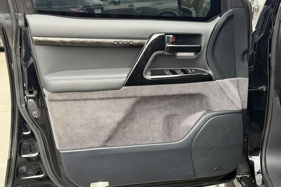 Продам Toyota Land Cruiser 200 Guard B6+ 2012 года в Киеве