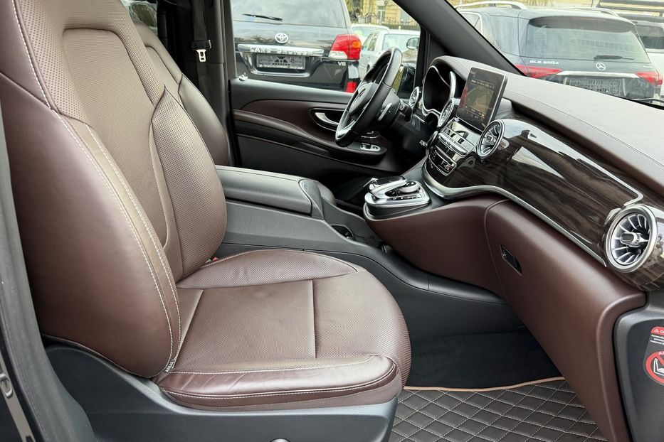 Продам Mercedes-Benz V-Class 250 Long 4matic 2017 года в Киеве