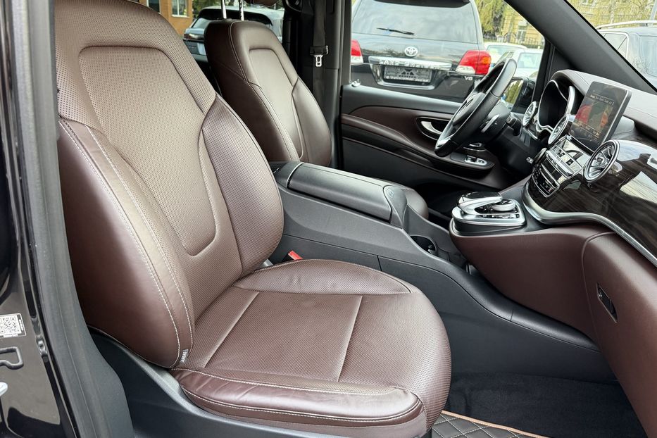 Продам Mercedes-Benz V-Class 250 Long 4matic 2017 года в Киеве