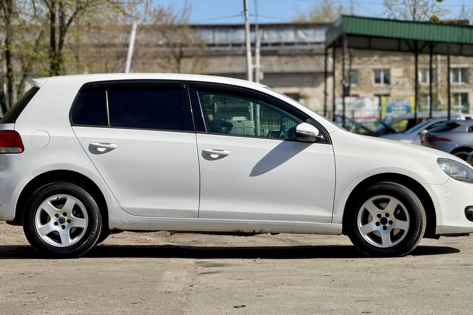 Продам Volkswagen Golf  VI 1.6 DSG (102 к.с.) 2010 года в Киеве