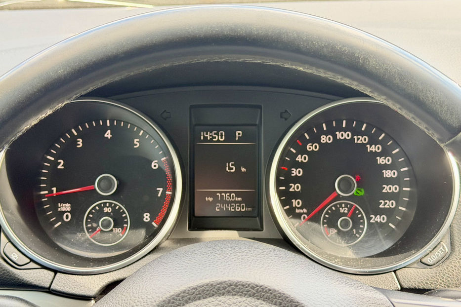 Продам Volkswagen Golf  VI 1.6 DSG (102 к.с.) 2010 года в Киеве