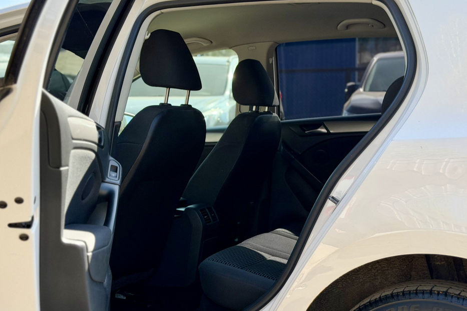 Продам Volkswagen Golf  VI 1.6 DSG (102 к.с.) 2010 года в Киеве