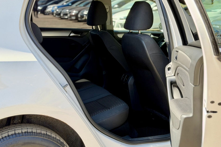 Продам Volkswagen Golf  VI 1.6 DSG (102 к.с.) 2010 года в Киеве