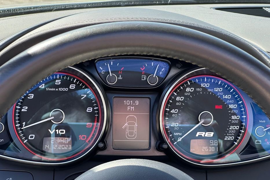 Продам Audi R8 2011 года в Киеве