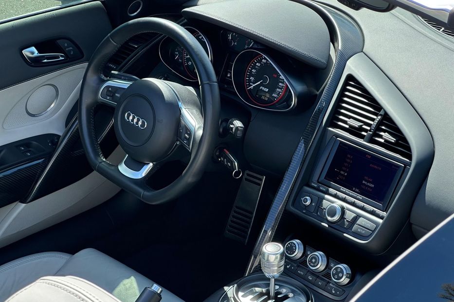 Продам Audi R8 2011 года в Киеве