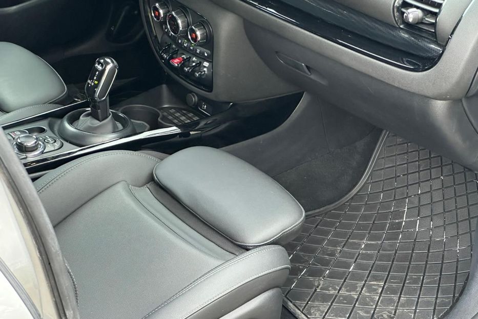 Продам MINI Clubman 2023 года в Киеве