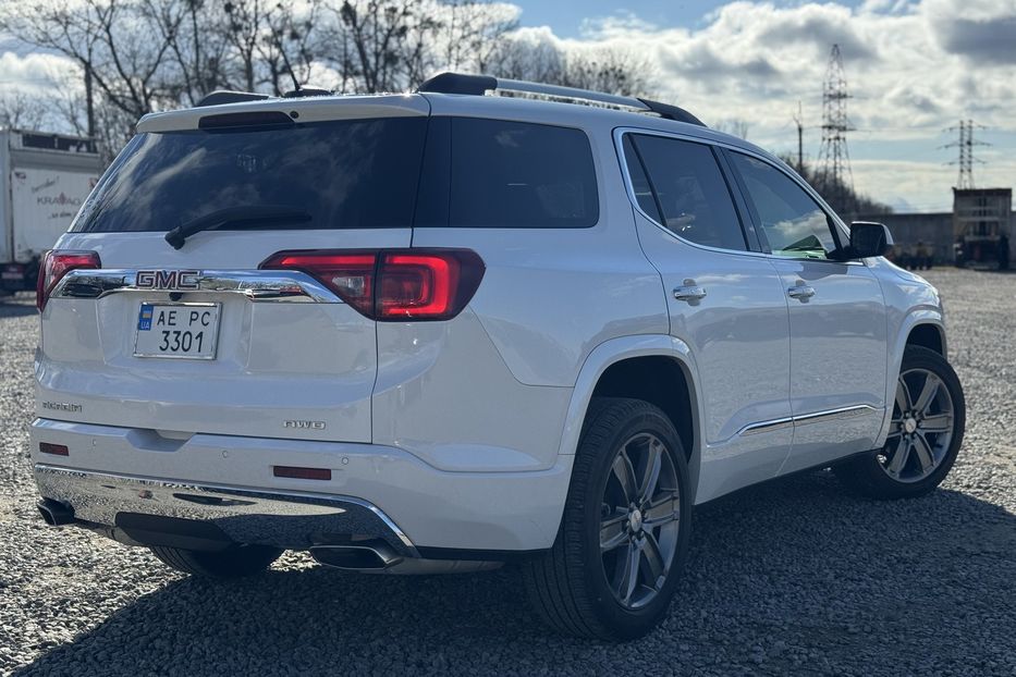 Продам GMC Acadia COMIS  2017 года в г. Умань, Черкасская область