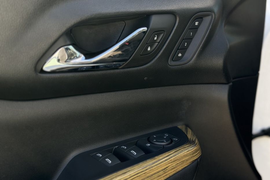 Продам GMC Acadia COMIS  2017 года в г. Умань, Черкасская область