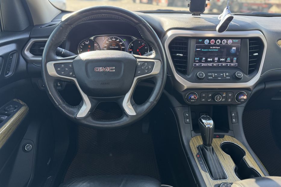 Продам GMC Acadia COMIS  2017 года в г. Умань, Черкасская область