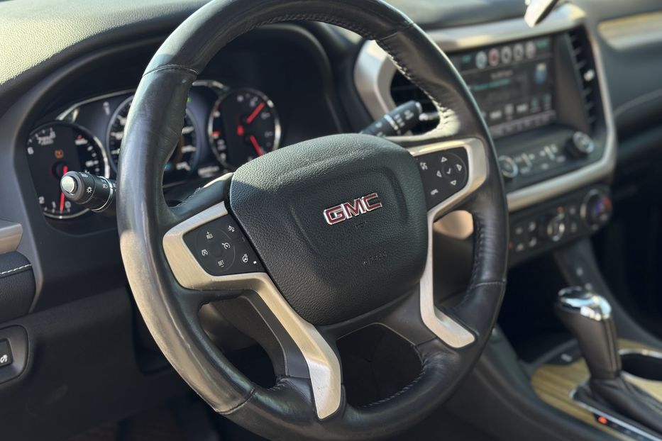 Продам GMC Acadia COMIS  2017 года в г. Умань, Черкасская область