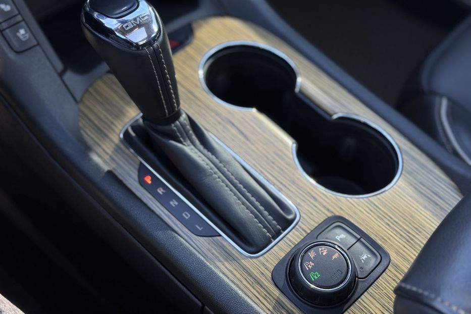 Продам GMC Acadia COMIS  2017 года в г. Умань, Черкасская область