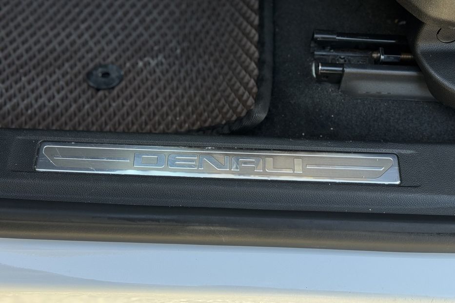 Продам GMC Acadia COMIS  2017 года в г. Умань, Черкасская область