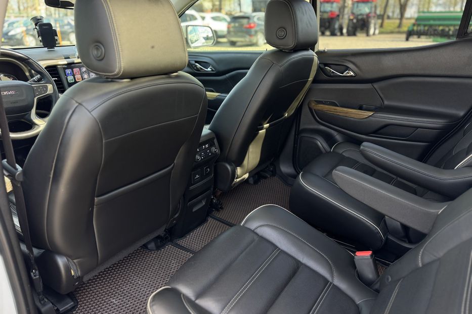 Продам GMC Acadia COMIS  2017 года в г. Умань, Черкасская область