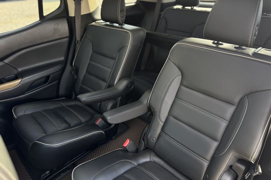 Продам GMC Acadia COMIS  2017 года в г. Умань, Черкасская область