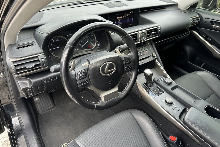 Продам Lexus IS 300 2020 года в Киеве