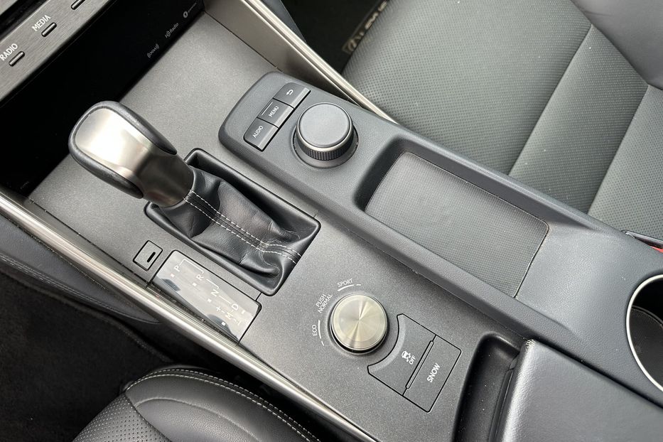 Продам Lexus IS 300 2020 года в Киеве