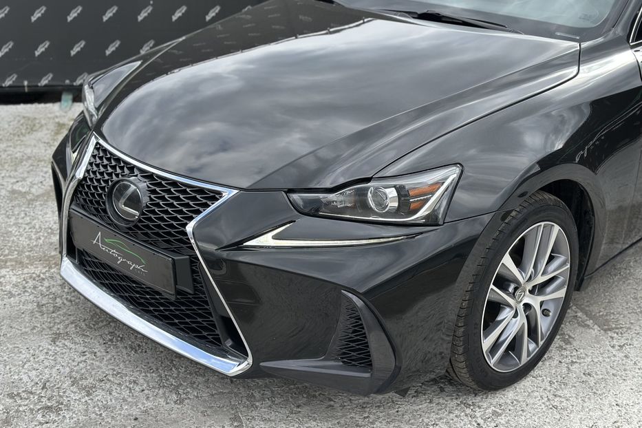Продам Lexus IS 300 2020 года в Киеве