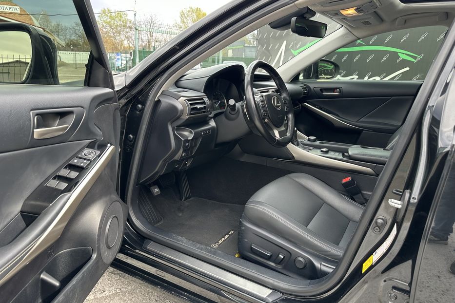 Продам Lexus IS 300 2020 года в Киеве