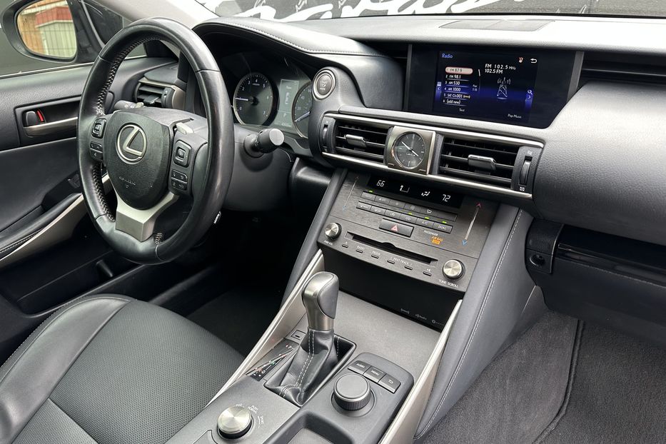 Продам Lexus IS 300 2020 года в Киеве