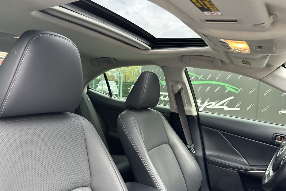 Продам Lexus IS 300 2020 года в Киеве