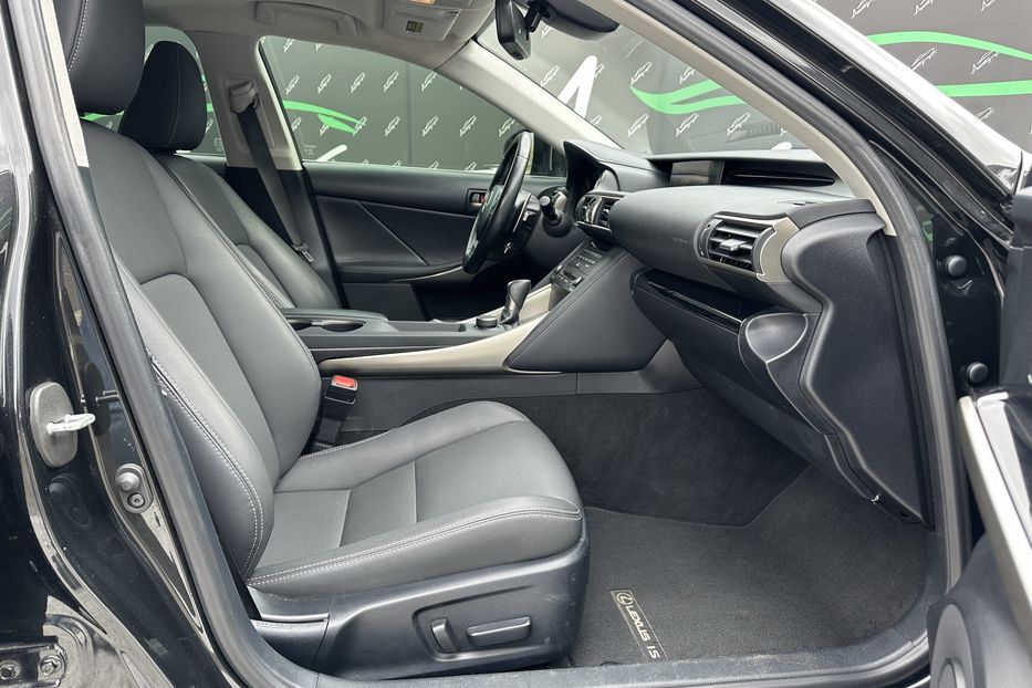 Продам Lexus IS 300 2020 года в Киеве