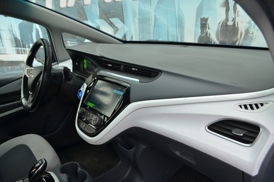 Продам Chevrolet Bolt 65 kWh (200 к.с.) 2021 года в Киеве