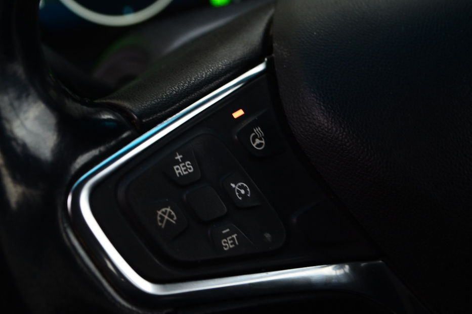 Продам Chevrolet Bolt 65 kWh (200 к.с.) 2021 года в Киеве