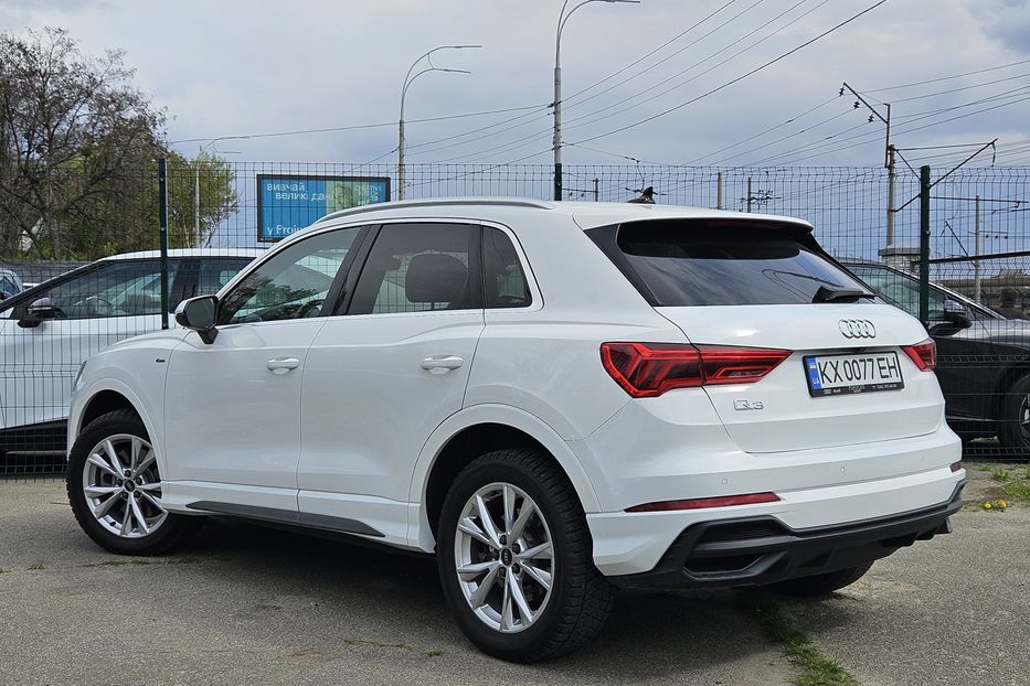 Продам Audi Q3 Quattro Premium 2022 года в Киеве