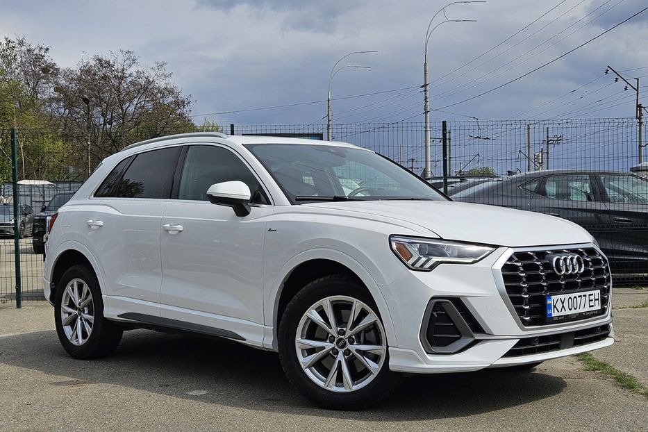 Продам Audi Q3 Quattro Premium 2022 года в Киеве