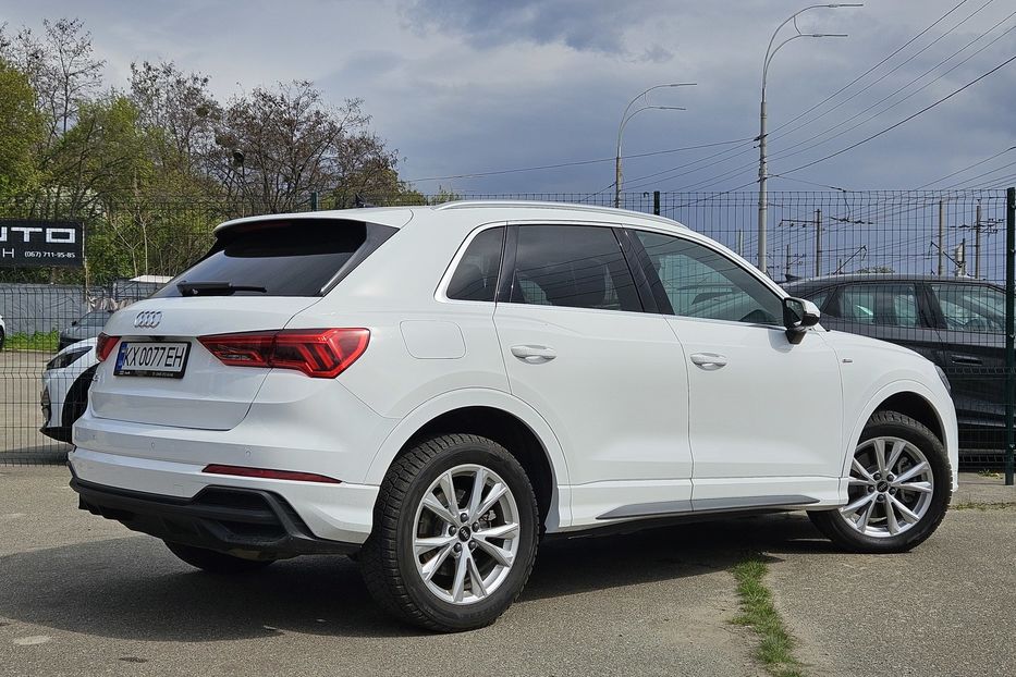 Продам Audi Q3 Quattro Premium 2022 года в Киеве