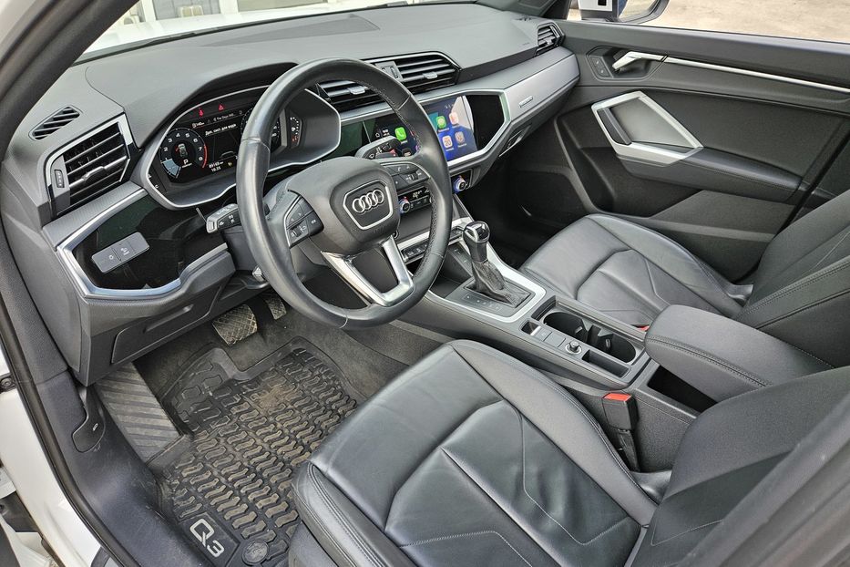 Продам Audi Q3 Quattro Premium 2022 года в Киеве