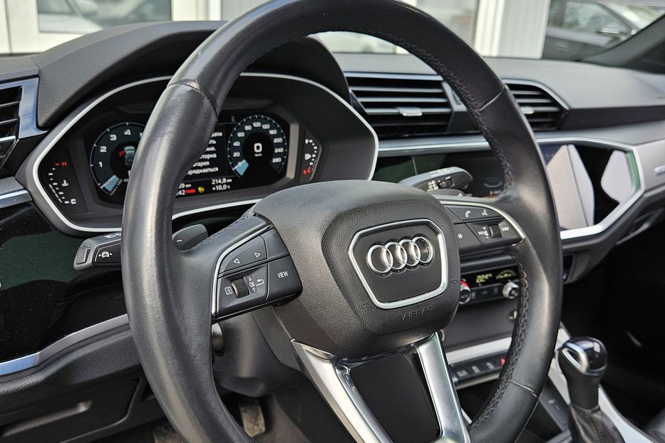 Продам Audi Q3 Quattro Premium 2022 года в Киеве