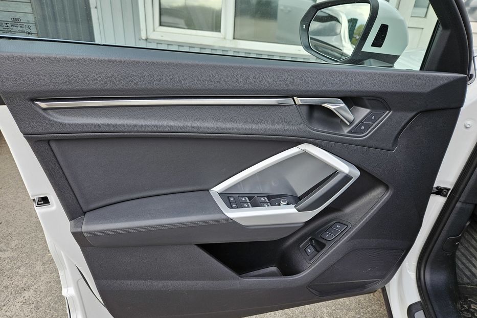 Продам Audi Q3 Quattro Premium 2022 года в Киеве
