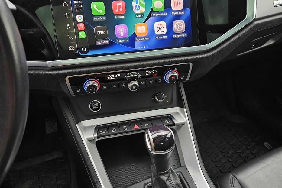 Продам Audi Q3 Quattro Premium 2022 года в Киеве