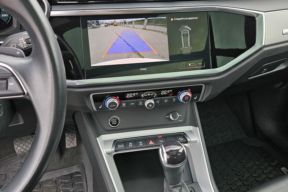 Продам Audi Q3 Quattro Premium 2022 года в Киеве