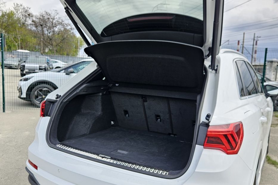 Продам Audi Q3 Quattro Premium 2022 года в Киеве