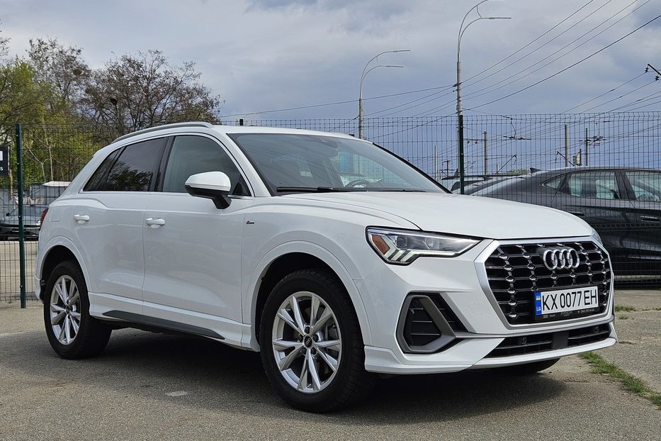 Продам Audi Q3 Quattro Premium 2022 года в Киеве