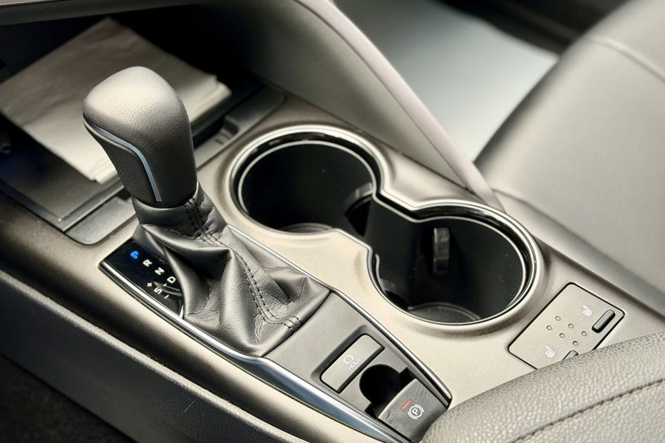 Продам Toyota Camry (FL) • 2.5 D-4S АТ (207 к.с.)  2024 года в Киеве