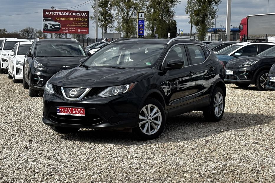 Продам Nissan Rogue Sport 2.0 4х4  2019 года в Львове