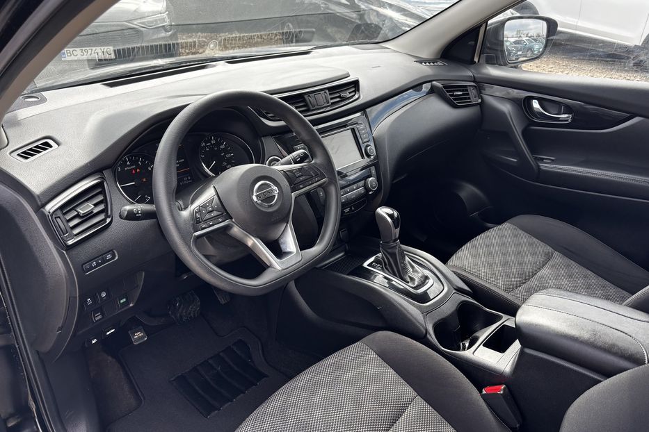 Продам Nissan Rogue Sport 2.0 4х4  2019 года в Львове
