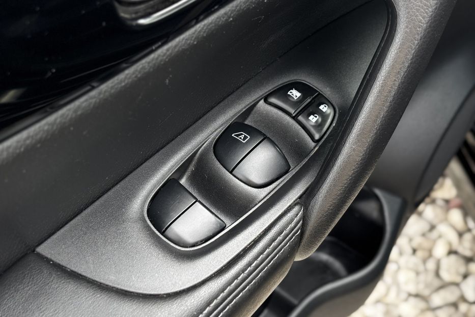 Продам Nissan Rogue Sport 2.0 4х4  2019 года в Львове