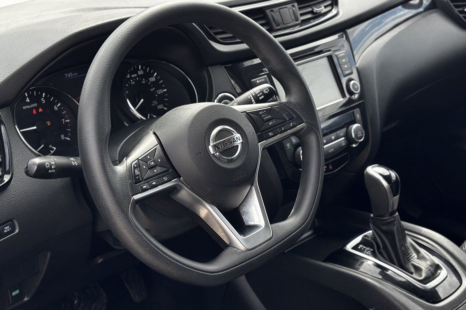 Продам Nissan Rogue Sport 2.0 4х4  2019 года в Львове
