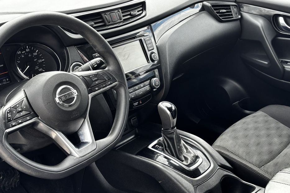 Продам Nissan Rogue Sport 2.0 4х4  2019 года в Львове