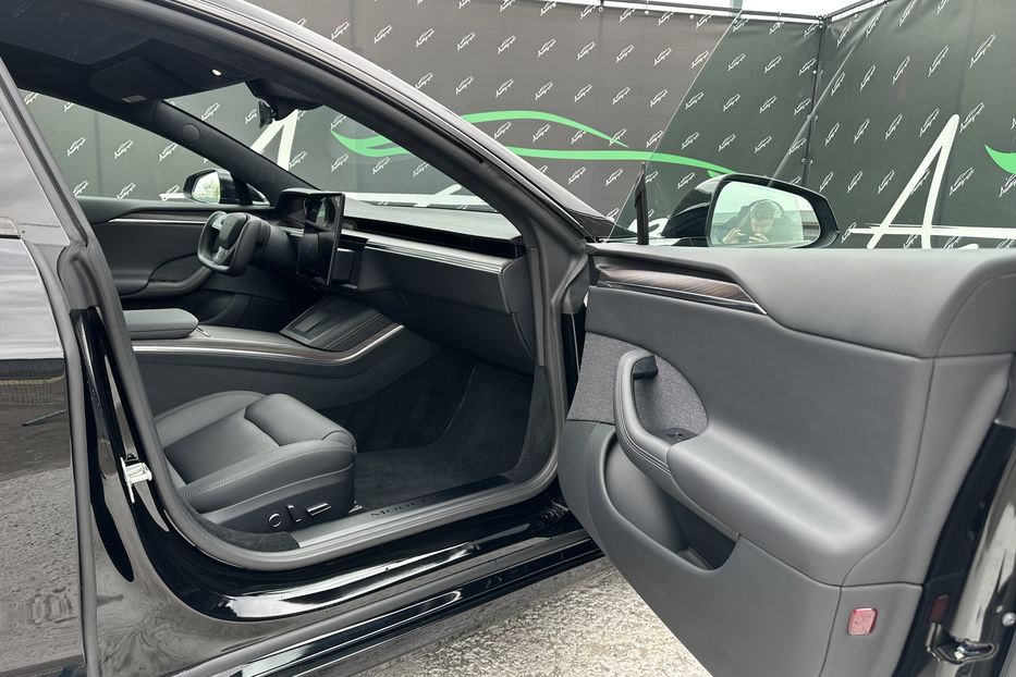 Продам Tesla Model S Dual motor Long range (670 hp) 2023 года в Киеве