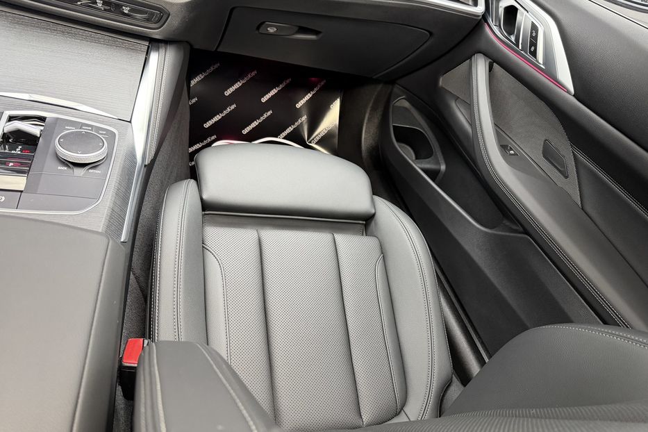 Продам BMW 4 Series Gran Coupe M440i xDrive 2024 года в Киеве