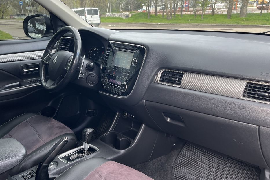 Продам Mitsubishi Outlander Офіційний 2013 года в Николаеве